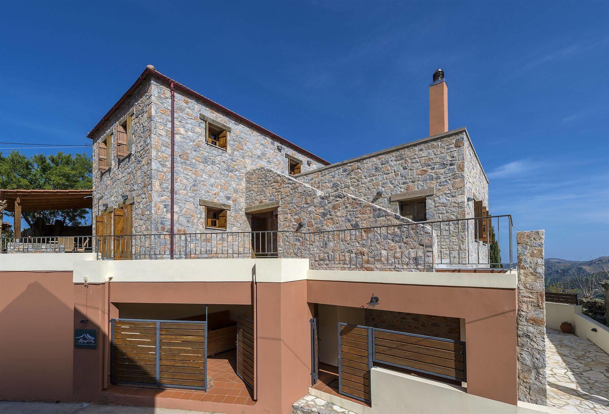 Apirathes Residence Zoúrva Екстериор снимка