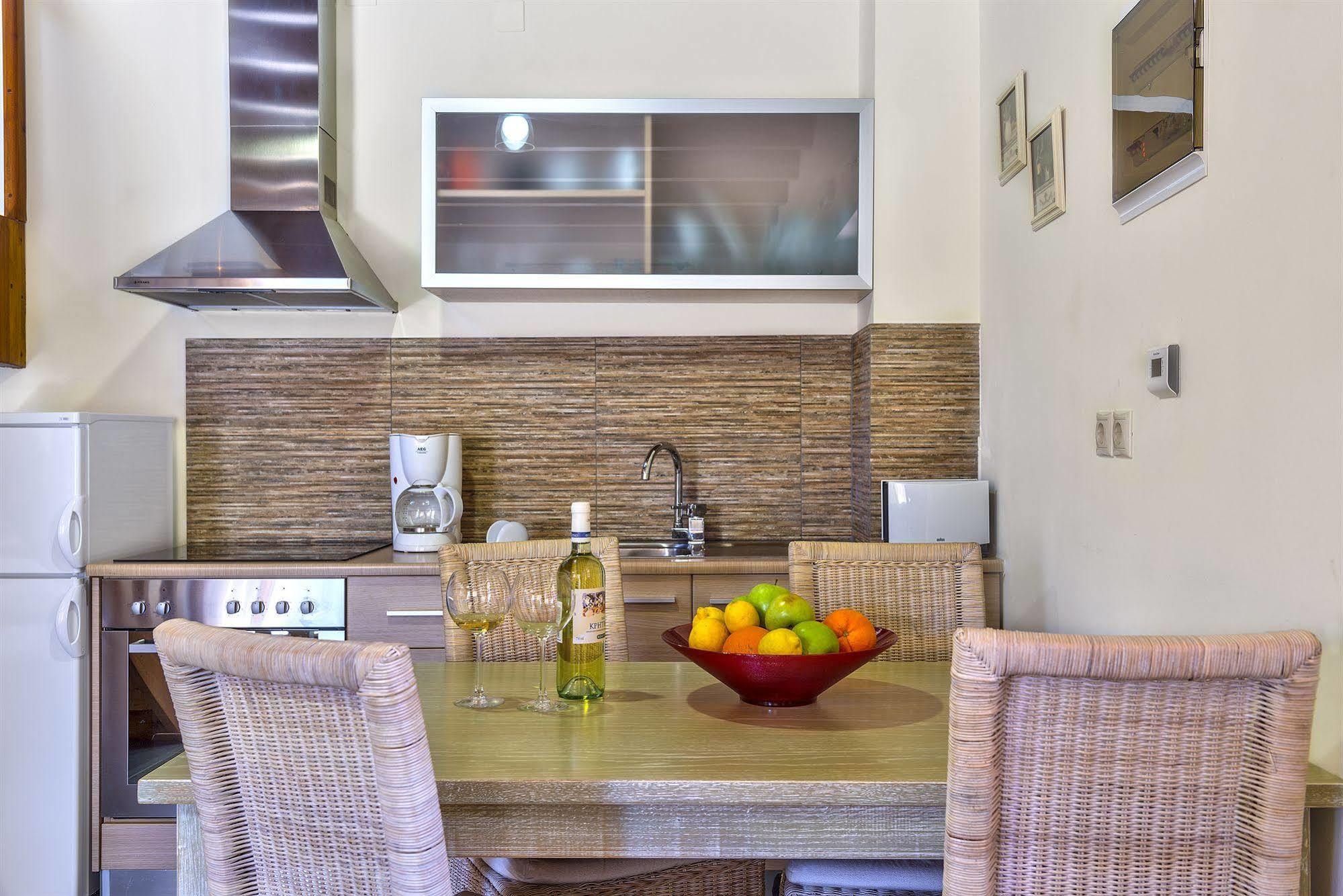 Apirathes Residence Zoúrva Екстериор снимка