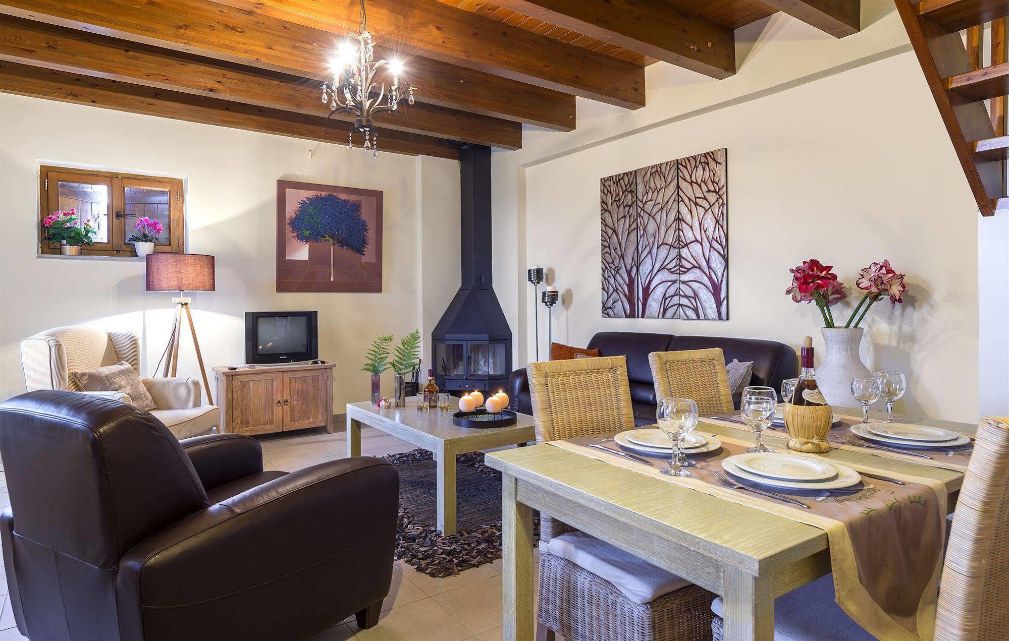 Apirathes Residence Zoúrva Екстериор снимка