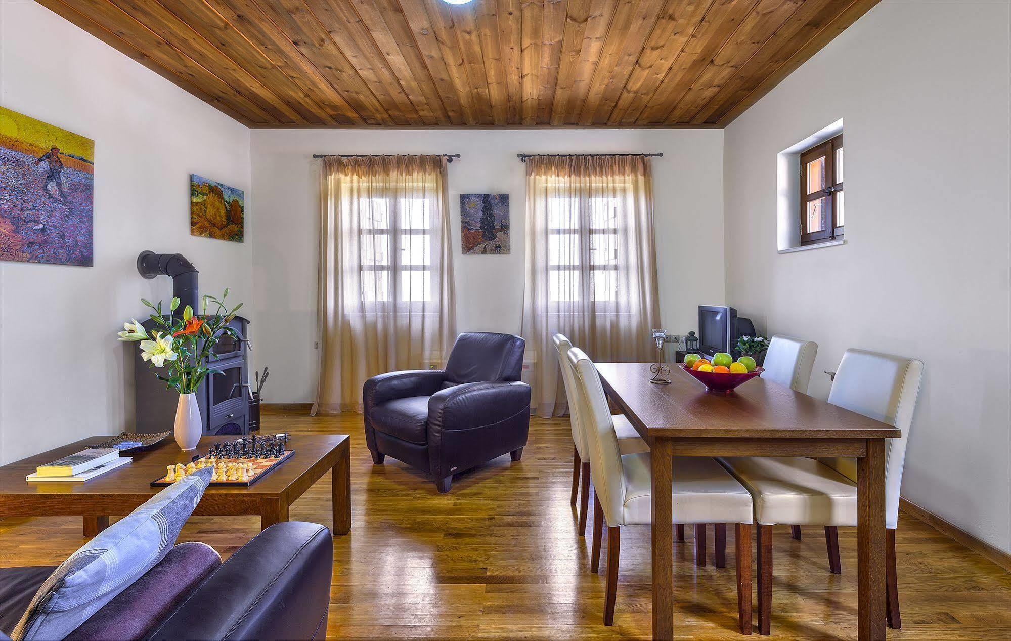 Apirathes Residence Zoúrva Екстериор снимка