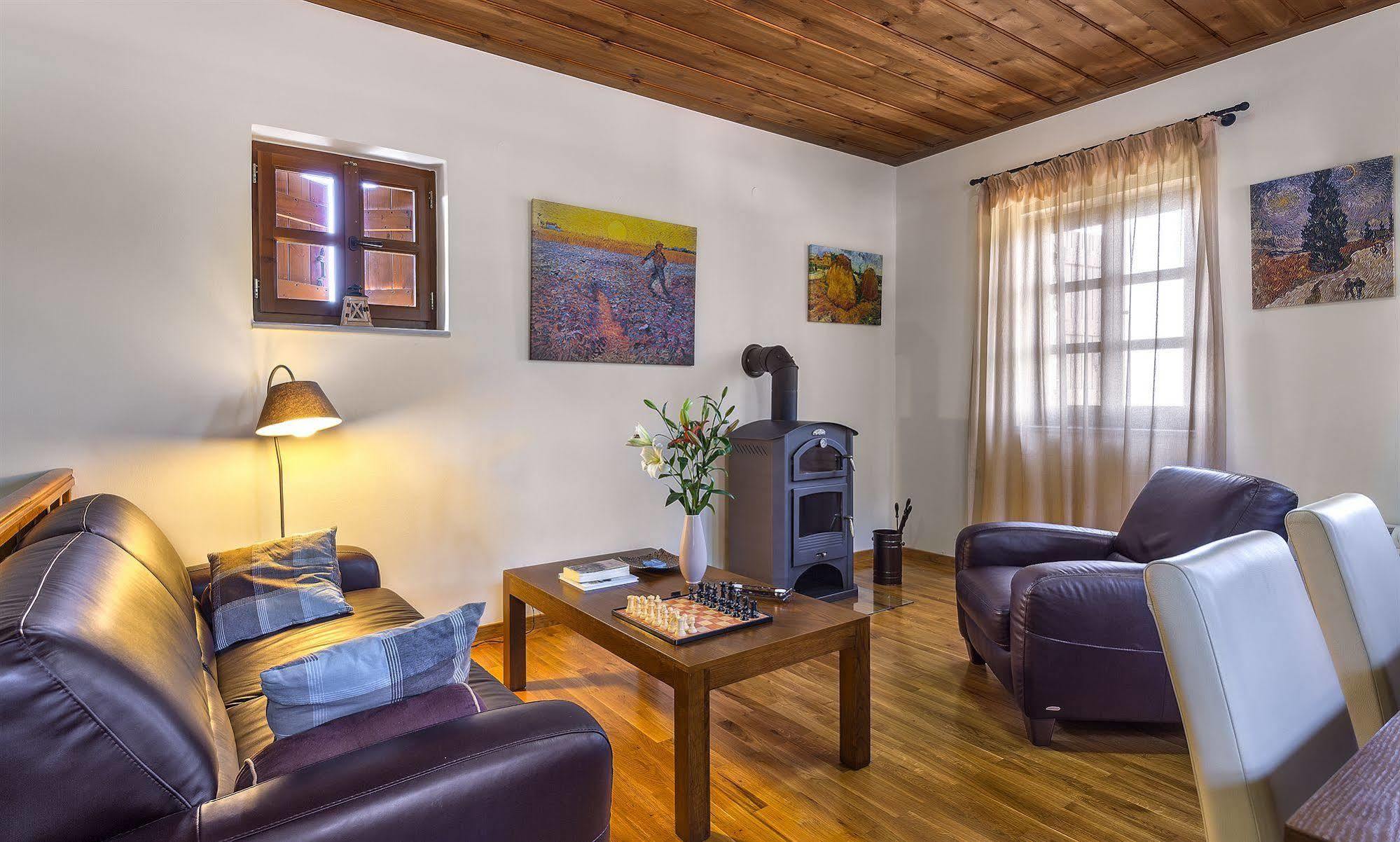 Apirathes Residence Zoúrva Екстериор снимка