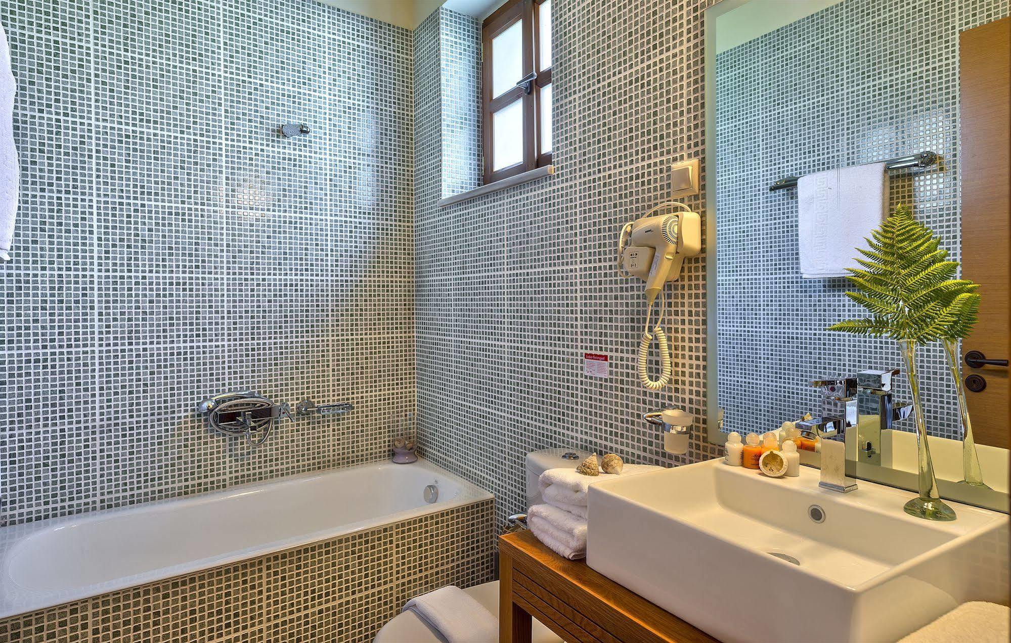Apirathes Residence Zoúrva Екстериор снимка