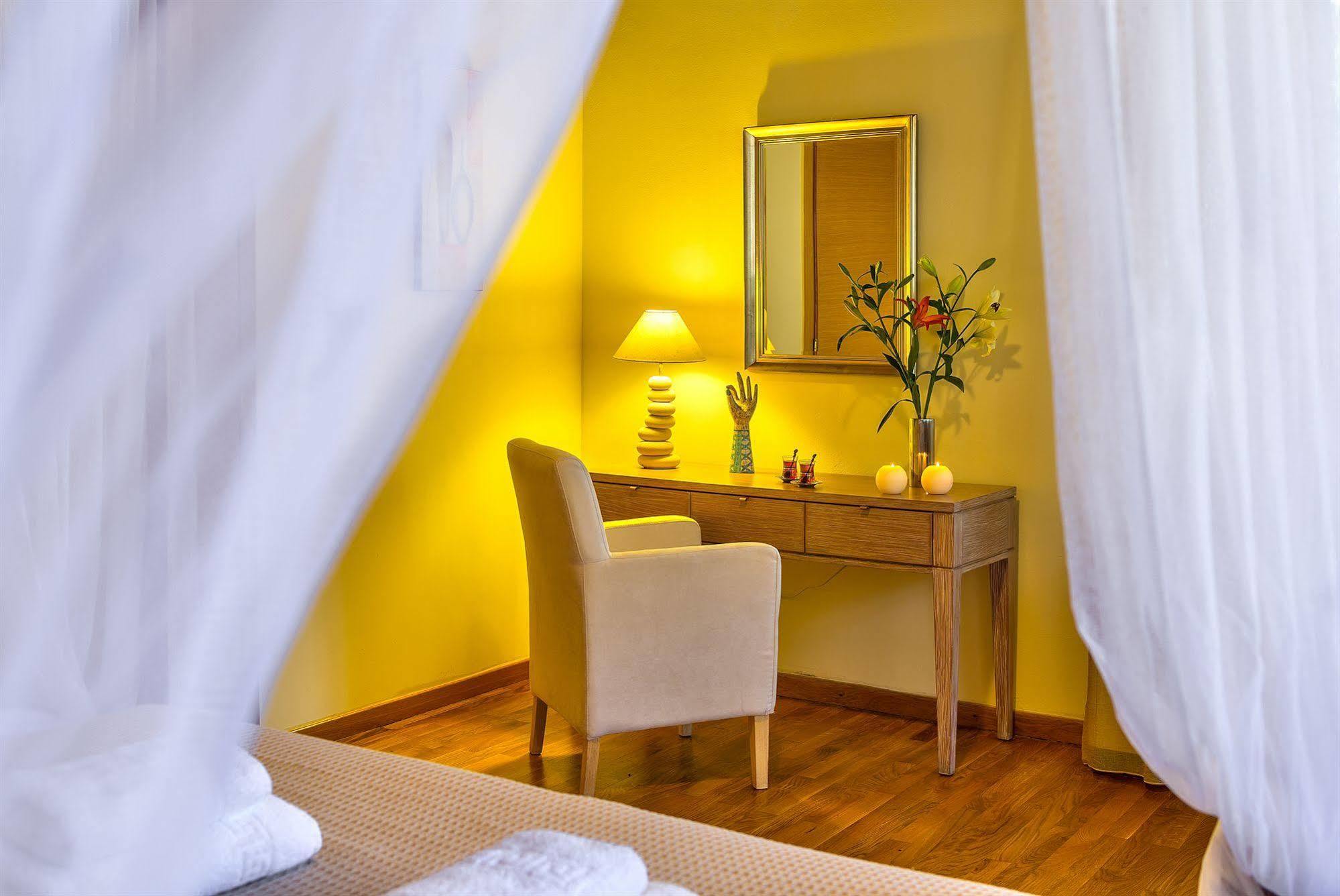 Apirathes Residence Zoúrva Екстериор снимка