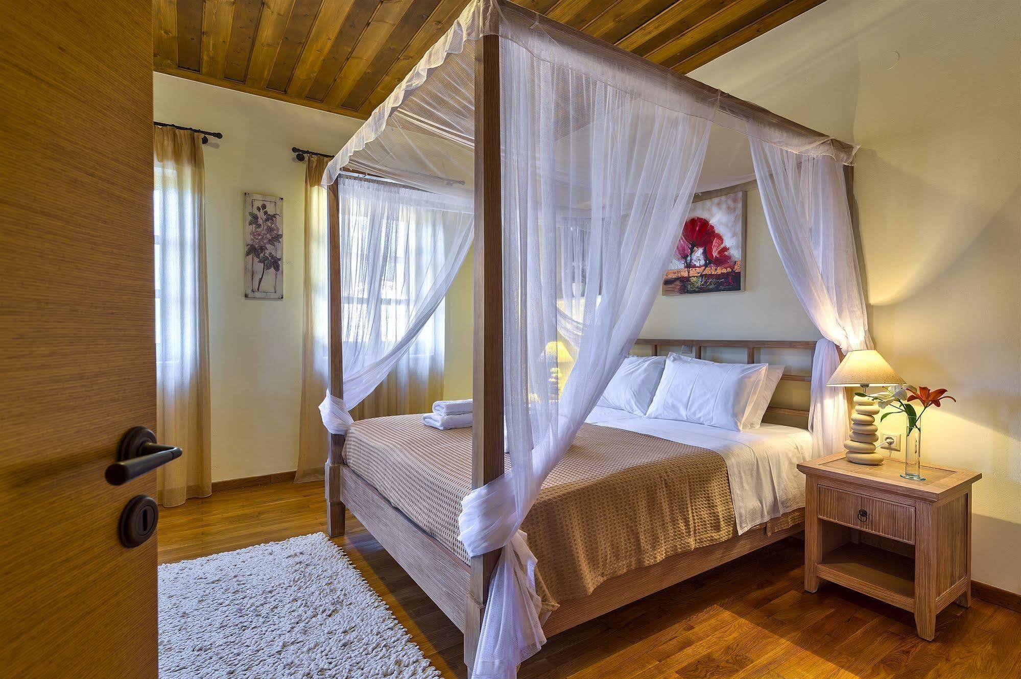 Apirathes Residence Zoúrva Екстериор снимка