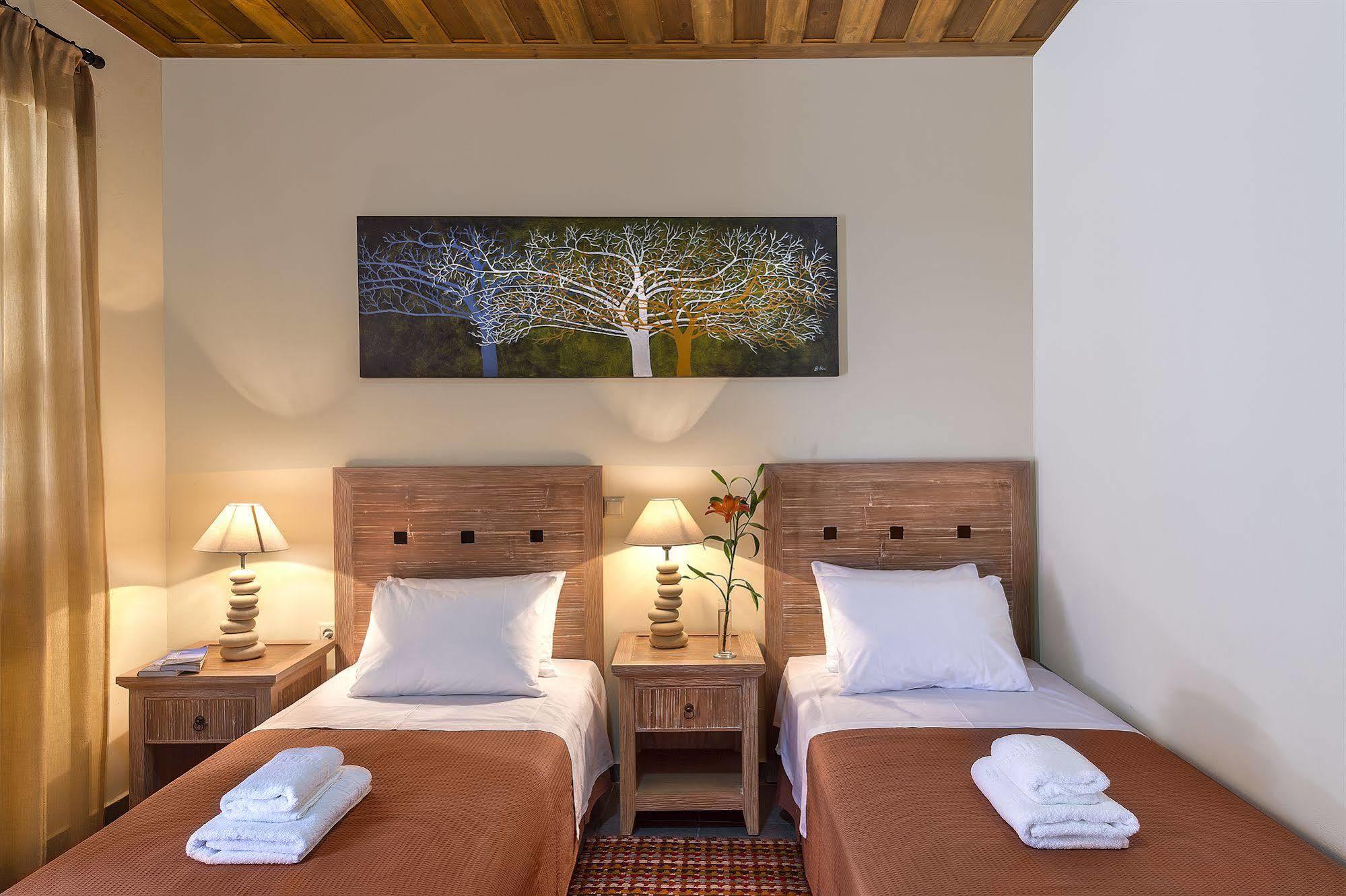Apirathes Residence Zoúrva Екстериор снимка